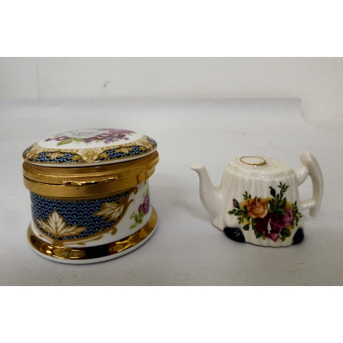 119 - Decorative ceramics: to include a Royal Doulton porcelain figure 'Kathy'  HN3305  7