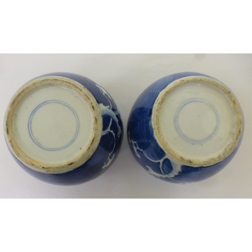 181 - Chinese porcelain: to include an early 20thC bowl of hexagonal form, decorated with geometric motifs... 