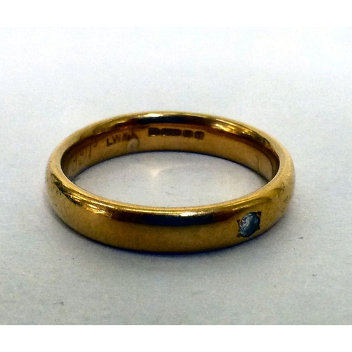 185 - An 18ct gold wedding band&nbsp; (approx. 6grms)