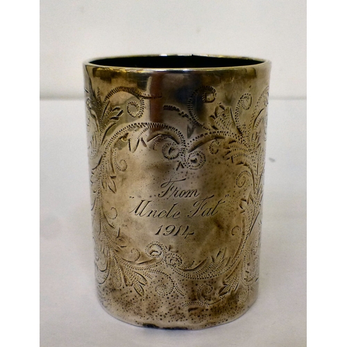 186 - Silver collectables: to include a Christening tankard&nbsp; marks rubbed&nbsp; (approx. combined gro... 