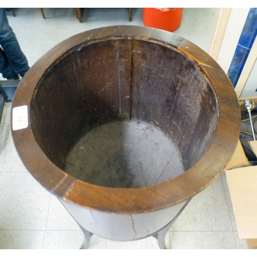 199 - An Edwardian string and ebony inlaid mahogany jardinière stand, raised on three carved legs, united ... 