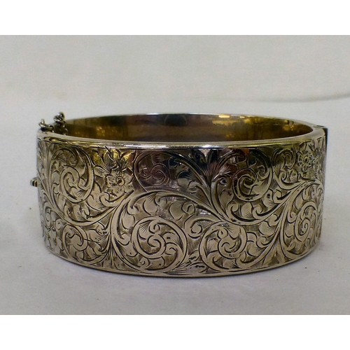 229 - A hinged silver bangle&nbsp; Birmingham 1948&nbsp; (approx. 41grms)&nbsp;