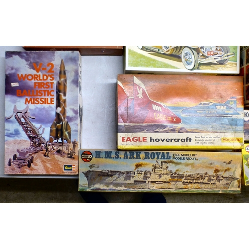 61 - Model kits  various themes and scales  (completeness not guaranteed)