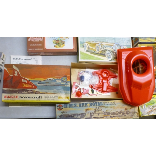 61 - Model kits  various themes and scales  (completeness not guaranteed)