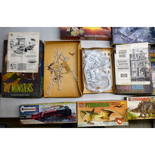 62 - Model kits&nbsp; various themes and scales&nbsp; (completeness not guaranteed)