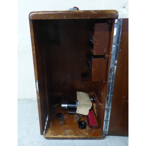 85 - A mixed lot: to include a W.Watson & Sons Ltd of London, model no.28764 x1.5 microscope