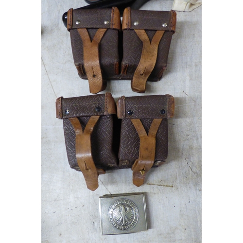 85 - A mixed lot: to include a W.Watson & Sons Ltd of London, model no.28764 x1.5 microscope