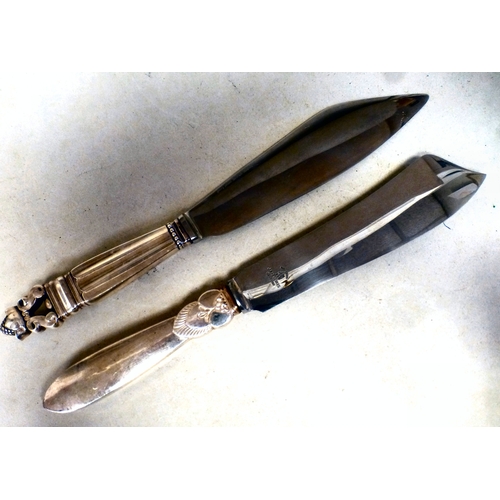 96 - A Georg Jensen Sterling silver handled cake knife with an acorn pattern terminal  boxed  10.5