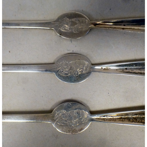 35 - A set of three Edwardian silver lobster picks&nbsp; Sheffield 1909&nbsp; (approx. combined gross wei... 