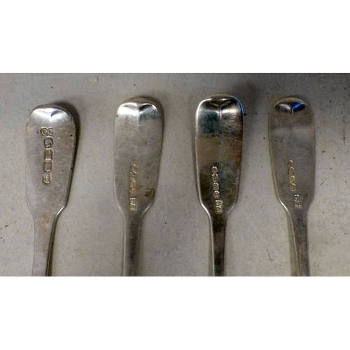 42 - Silver collectables: to include a Kings pattern sauce ladle&nbsp; London 1900&nbsp; (approx. combine... 