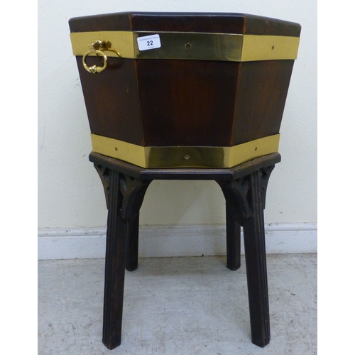Lot 22        