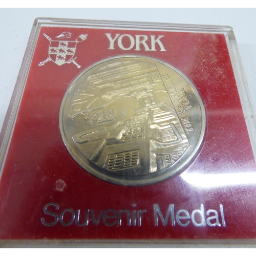 24 - Uncollated British coins: to include pre-decimal,  non-precious examples