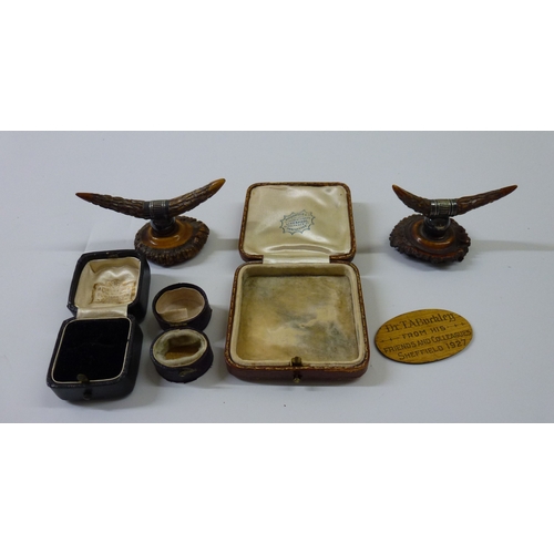 8 - Collectables and items of personal ornament: to include a steel Dunhill tie clip; and a pair of horn... 