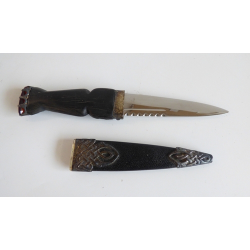 10 - A Scottish Sgian Dubh knife with a 3.75