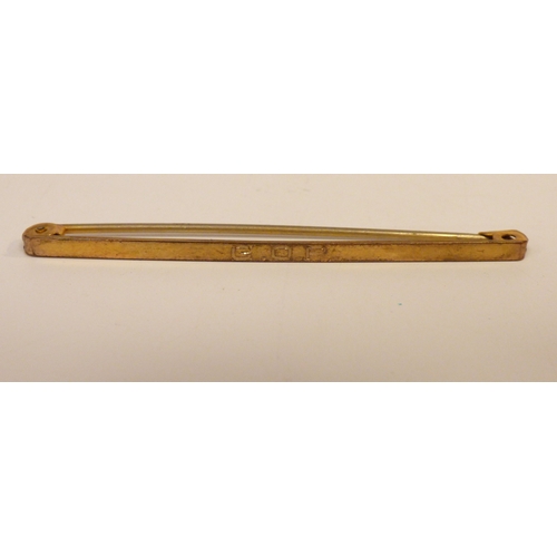 23 - 9ct gold jewellery: to include a fine neckchain&nbsp; (approx. combined gross weight 5.4grms)