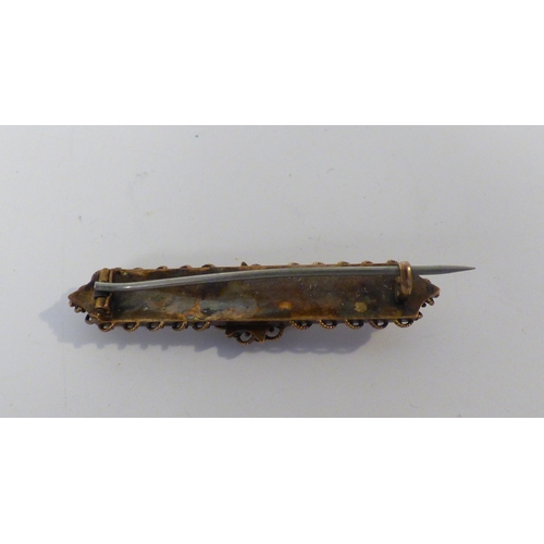 24 - Jewellery: to include a yellow metal diamond ring