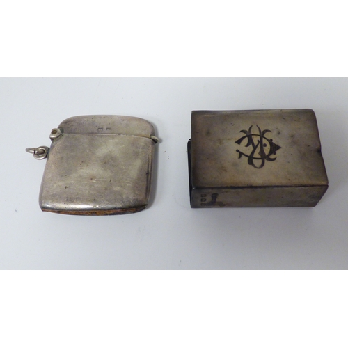 25 - A mixed lot: to include a silver vesta case&nbsp; marks indistinct
