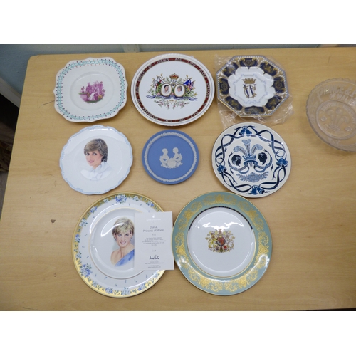 36 - A 'single owner' collection of Royal themed ceramic and glass collectables: to include birth, deaths... 