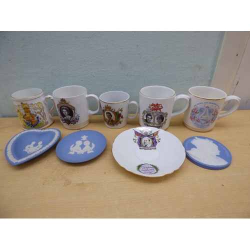 36 - A 'single owner' collection of Royal themed ceramic and glass collectables: to include birth, deaths... 