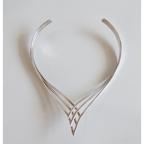 44 - Catherine Best (Jewellery designer and Silversmith, Guernsey), a designer 925 silver grade three str... 