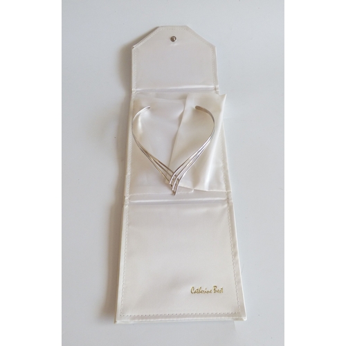 44 - Catherine Best (Jewellery designer and Silversmith, Guernsey), a designer 925 silver grade three str... 