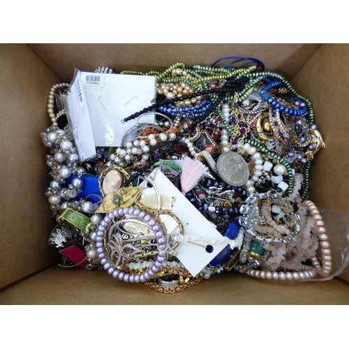 8 - Costume jewellery: to include simulated pearls; coloured bead necklaces; and bangles
