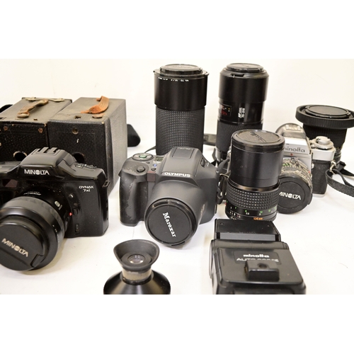 Camera equipment: to include a Minolta Dynax 800