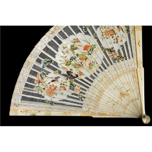 158 - λ A rare early 18th century Kangxi famille rose style Chinese ivory brisé fan, hand painted and gilt... 