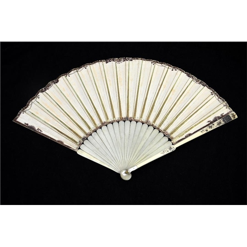 170 - λ An early 18th century ivory fan, with plain ivory sticks and guards, the guards with silver piqué ... 