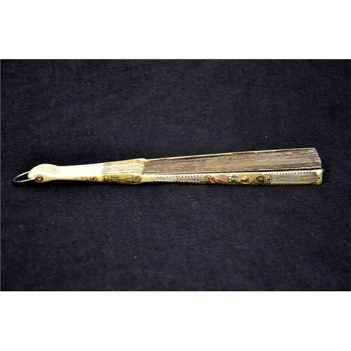 176 - λ A late 17th/early 18th century possibly Dutch ivory fan, with ivory sticks and guards, the guards ... 