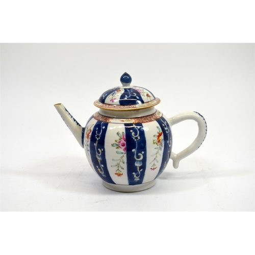 20 - A Chinese export blue and white famille rose teapot, 18th century, canon ball form, 14cm high