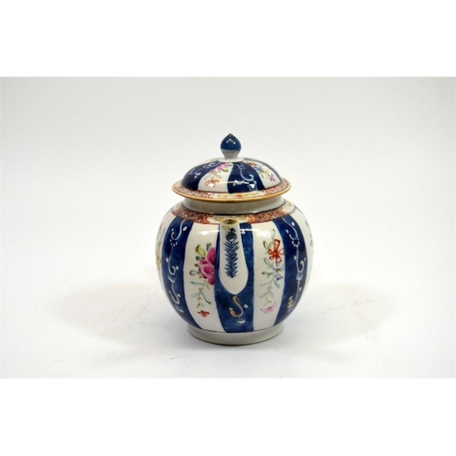 20 - A Chinese export blue and white famille rose teapot, 18th century, canon ball form, 14cm high