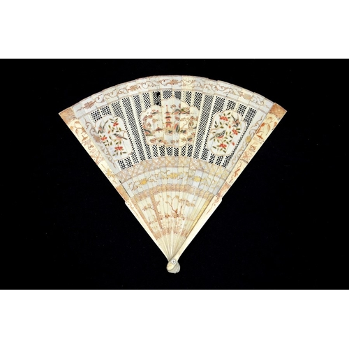 46 - An early 18th century Kangxi famille rose style Chinese bone brisé fan, hand painted and gilt in the... 