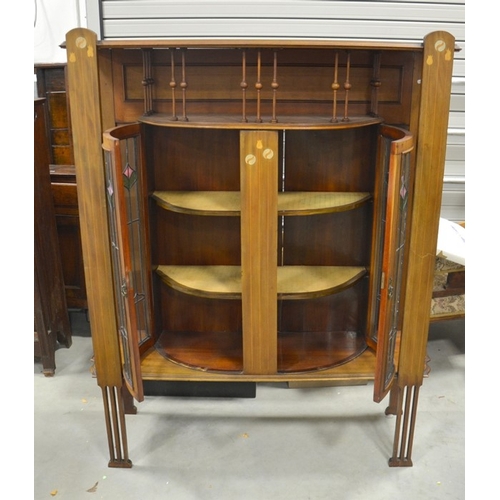 158 - A Glasgow School Arts and Crafts art nouveau mahogany display cabinet, in the style of Wylie and Loc... 