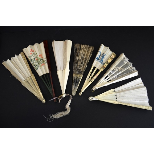 72 - A group of seven assorted 18th and 19th century ladies fans, length of longest 31cm (7)