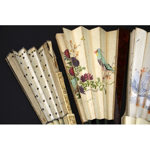 72 - A group of seven assorted 18th and 19th century ladies fans, length of longest 31cm (7)