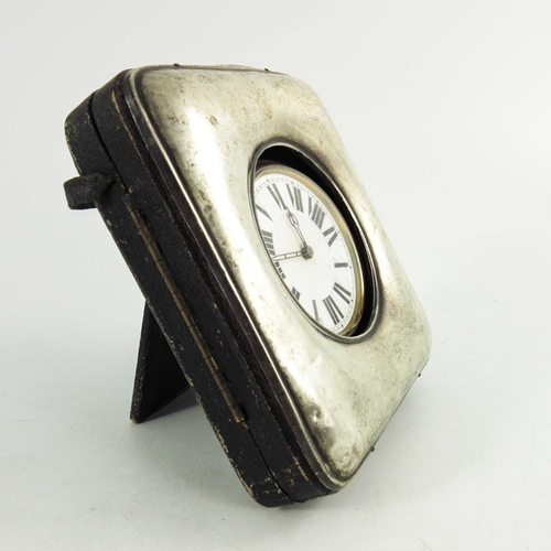 27 - An Edwardian silver watch holder with pocket watch, Henry Clifford Davis, Birmingham 1910, plain cus... 