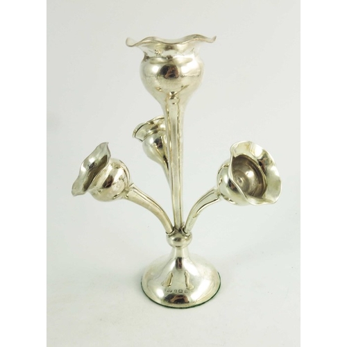 41 - A George V silver epergne, Joseph Gloster Ltd., Birmingham 1913, three removable branches and a cent... 