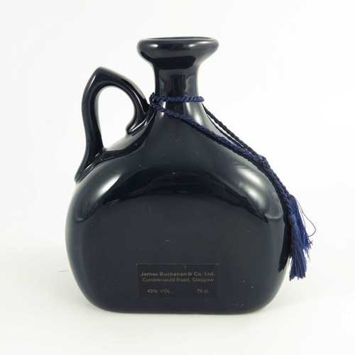 369 - Buchanan 'Deluxe' Scotch whisky, ceramic decanter, 75cl