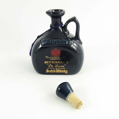 369 - Buchanan 'Deluxe' Scotch whisky, ceramic decanter, 75cl