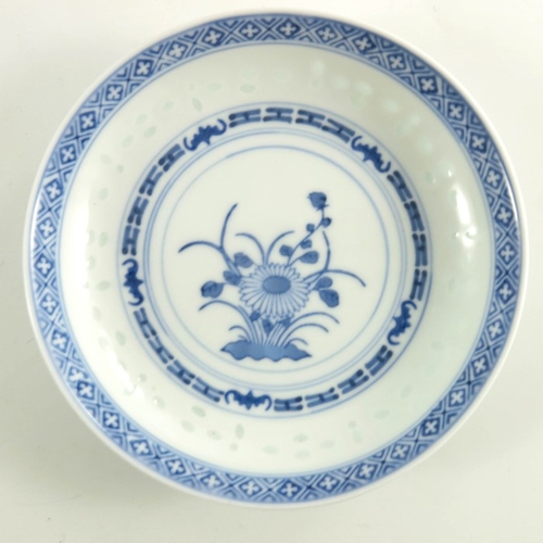 420 - Chinese blue and white ceramics including Kangxi style moonfllask vase, charger and dishes, various ... 