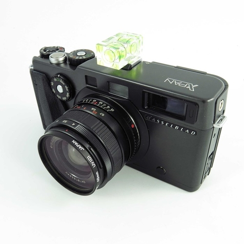 527 - A Hasselblad Xpan camera with Hasselblad 4/45 lens, with bag