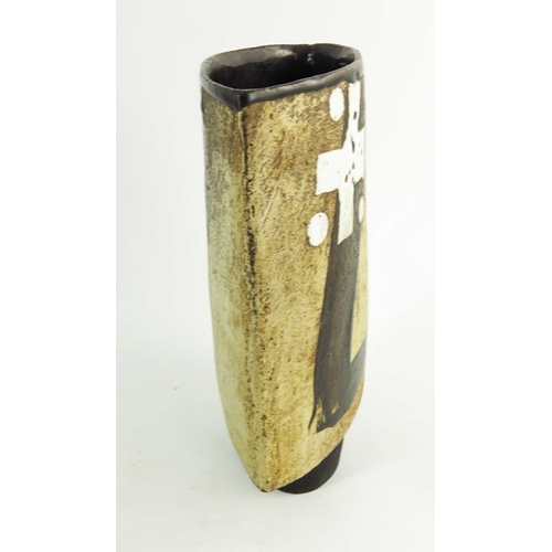 1431 - John Maltby, a studio pottery spade vase, slip decorated with crosses and dots, signed, 24.5cm high