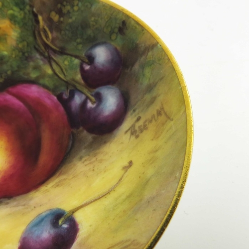 1499 - J Freeman for Royal Worcester, a fruit painted pin tray, 1939, decorated with grapes and peaches, pu... 