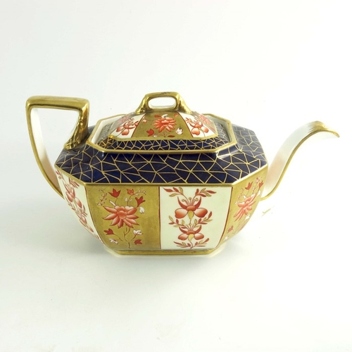 1518 - A group of English Imari pattern china, circa 1900, including Crown derby and Davernport teaware (5)