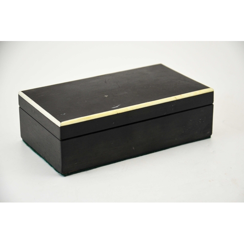 542 - An Art Deco ebony and bone strung box, cuboid form, boxwood lined, 18cm wide, 6cm high, 10.5cm deep