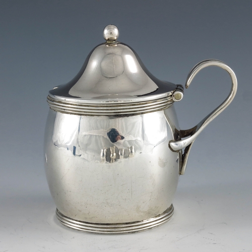 2042 - William Allen III, London 1805, a George III silver mustard pot of barrel shape form, the plain body... 