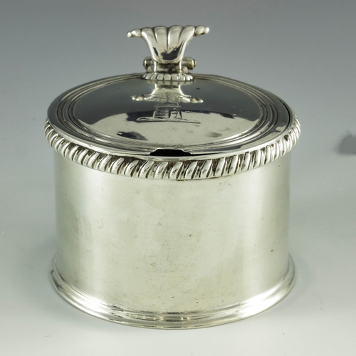 2062 - Matthew Boulton, Birmingham 1816, a George III silver mustard pot, drum form, with gadrooned border,... 