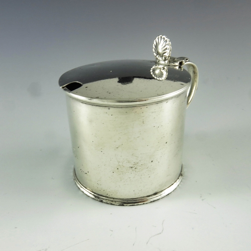 2065 - John Jobson, Newcastle circa 1770, a George III Provincial silver mustard pot of plain cylindrical f... 