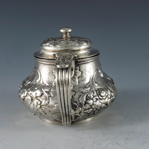 2082 - Rebecca Emes and Edward Barnard, London 1819, a George III silver mustard pot, bulbous form, embosse... 